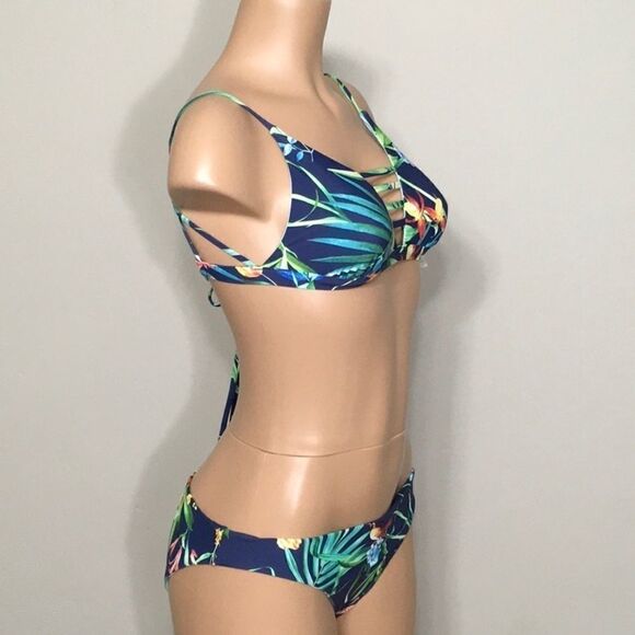 🌹Host Pick🌹LUCKY BRAND reversible bikini. NWT - Picture 3 of 11
